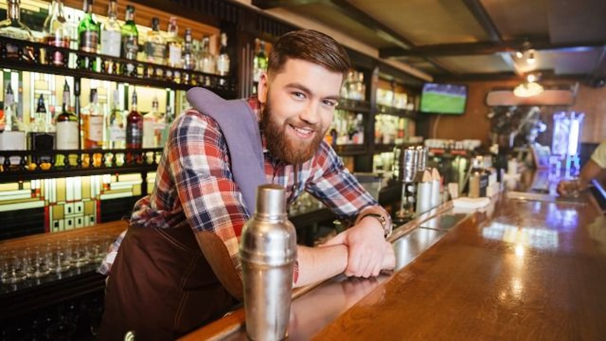 17 bartenders share the stereotypes they always associate with your drink order.