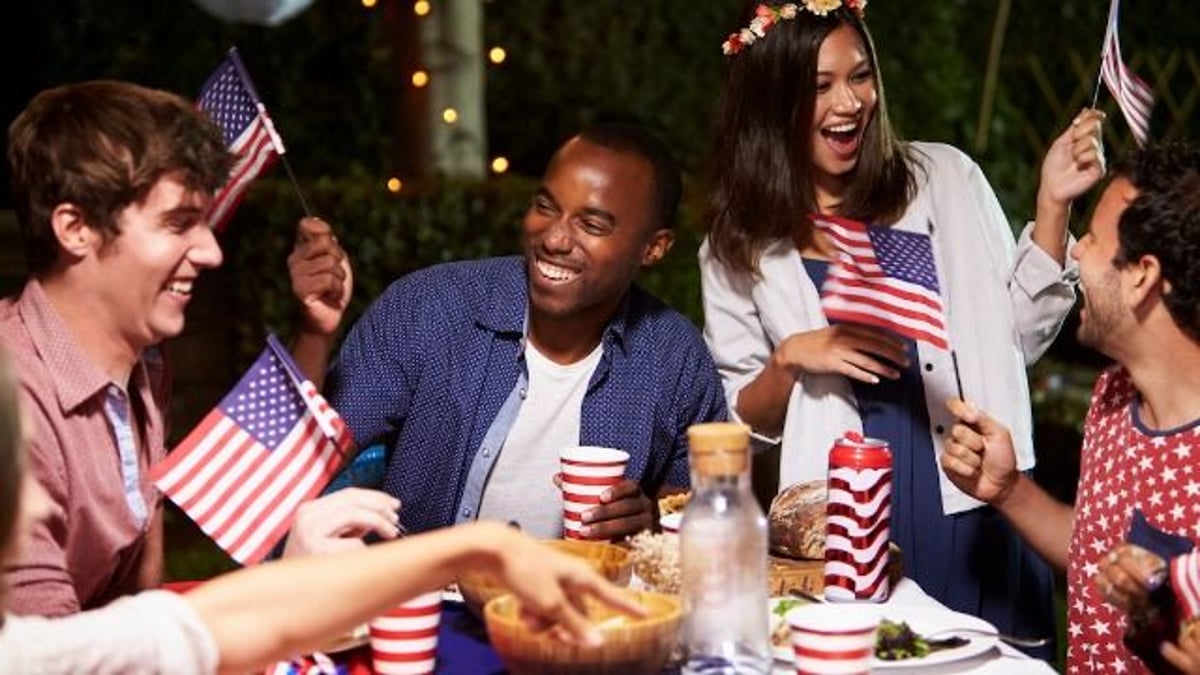 17 non-Americans share how they can spot an American when they see one.