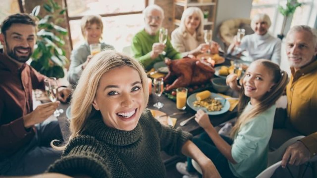 Man refuses to let fiancée be in the family Christmas card before wedding. AITA?