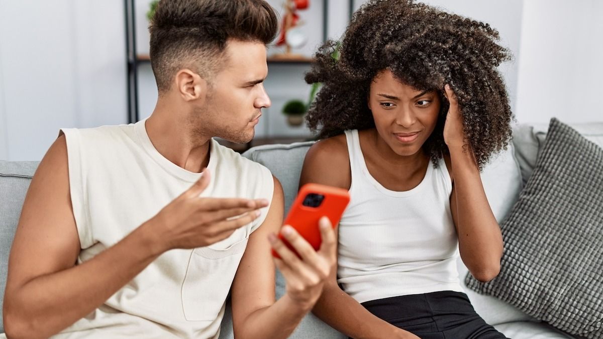 'AITA for not changing my name on DoorDash after getting married?' MAJOR UPDATE