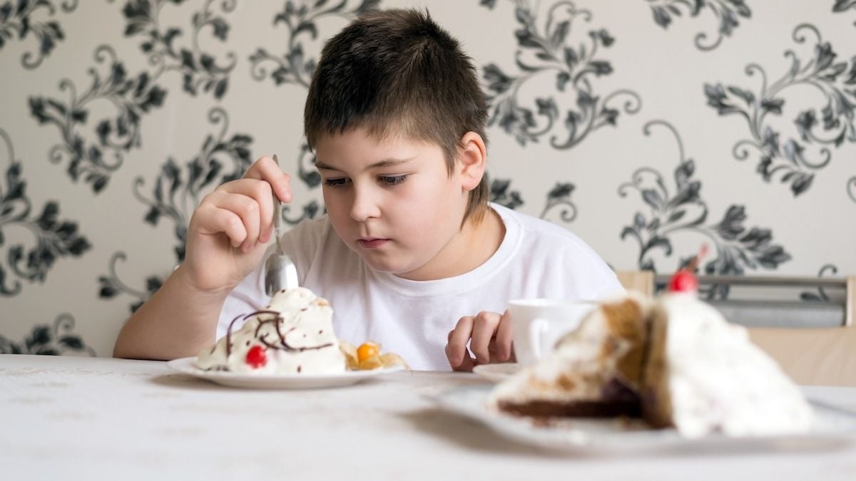 Aunt accused of 'fatphobia' after banning nephew from son’s birthday for eating his $140 cake. AITA?
