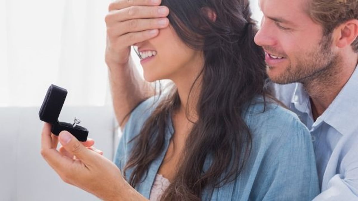 'AITA for telling my fiancée there's no take-backs on $9,000 engagement ring?' UPDATED.