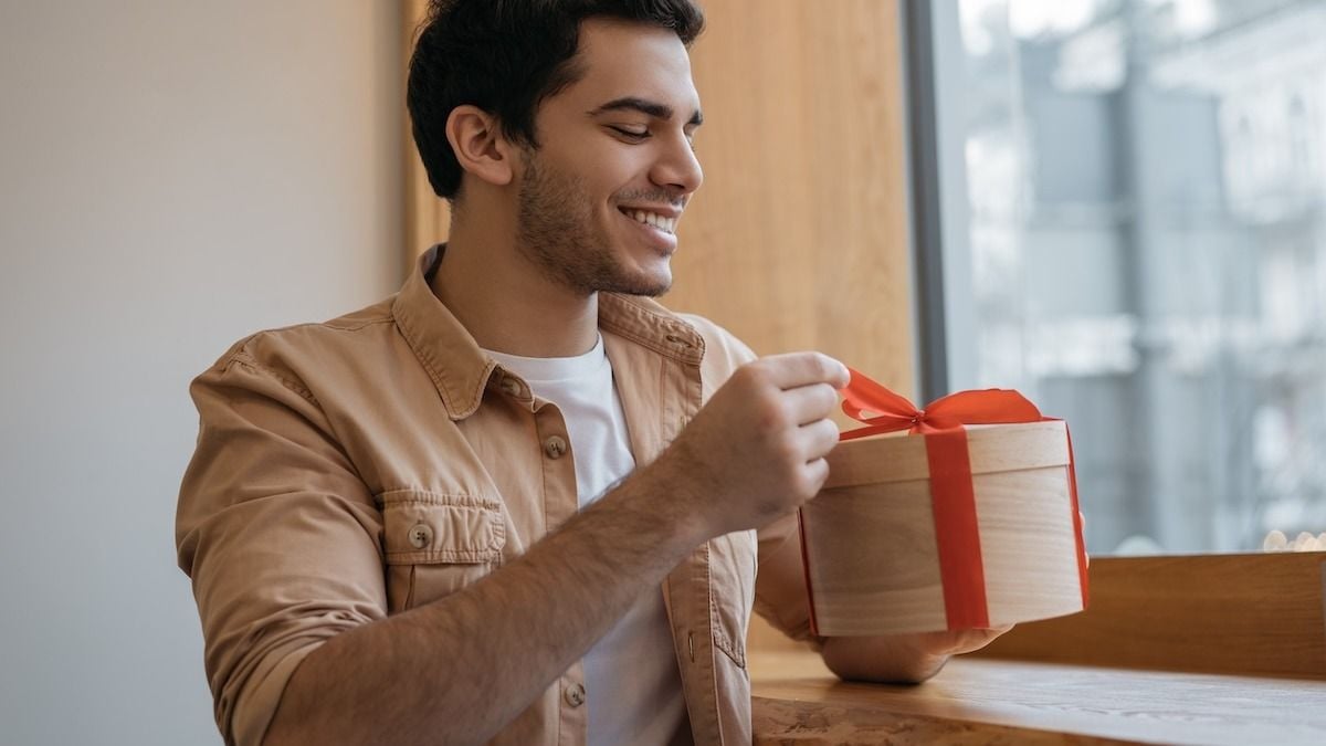 'AITA for opening my girlfriend's gift that she did not want to open? She freaked out.' UPDATED