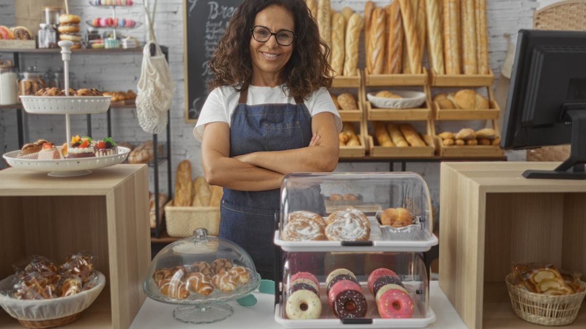 Bakery owner demands future MIL/employee show up at her scheduled time, 'it was insulting.' AITA?