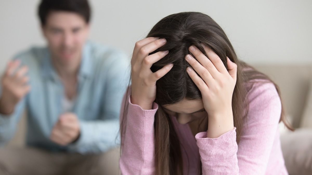 'AITA for asking my boyfriend to leave after he showed up to my hotel during my business trip?'