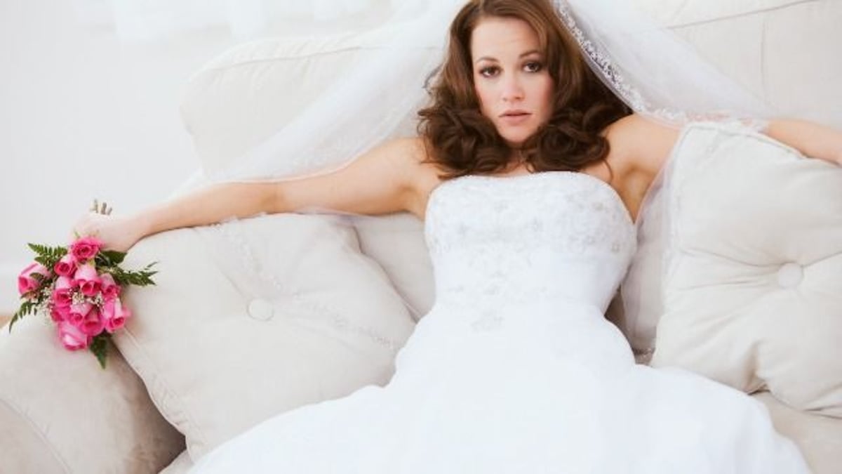 Bride makes wedding rules; asks bridesmaids to 'stick to their diets.' AITA?