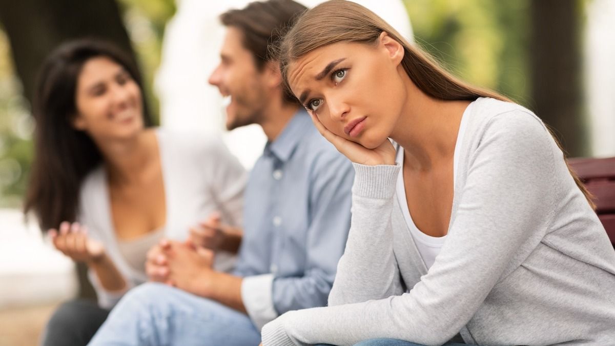 'AITA for confronting my BF over his female friend's weird behavior?'