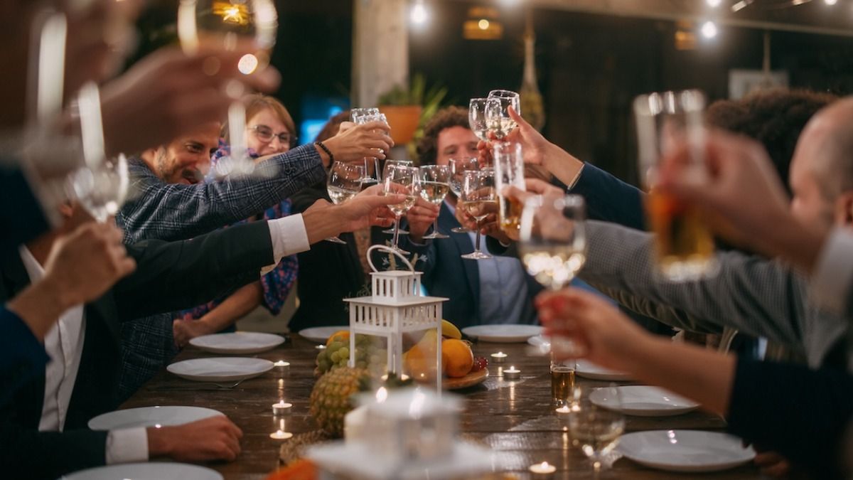 Couple makes guests pay for their own rehearsal dinner, 'settle up individually.'