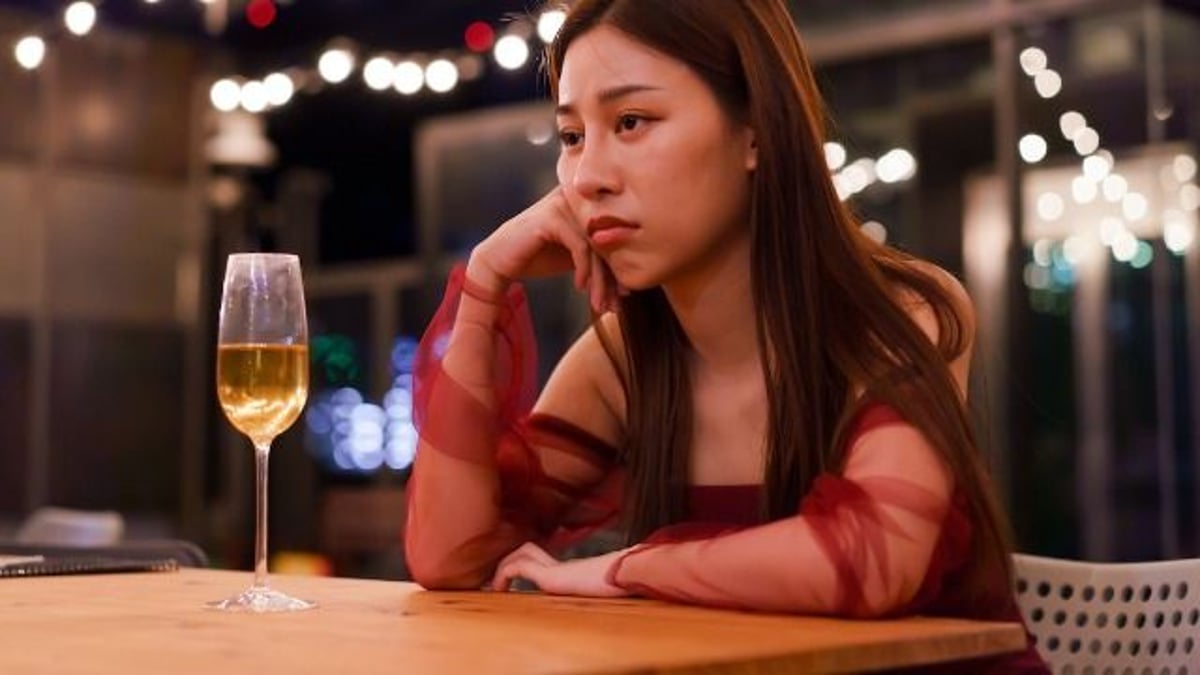 Coworker gossips about the bride at the wedding, causes a drunken scene, quits job.