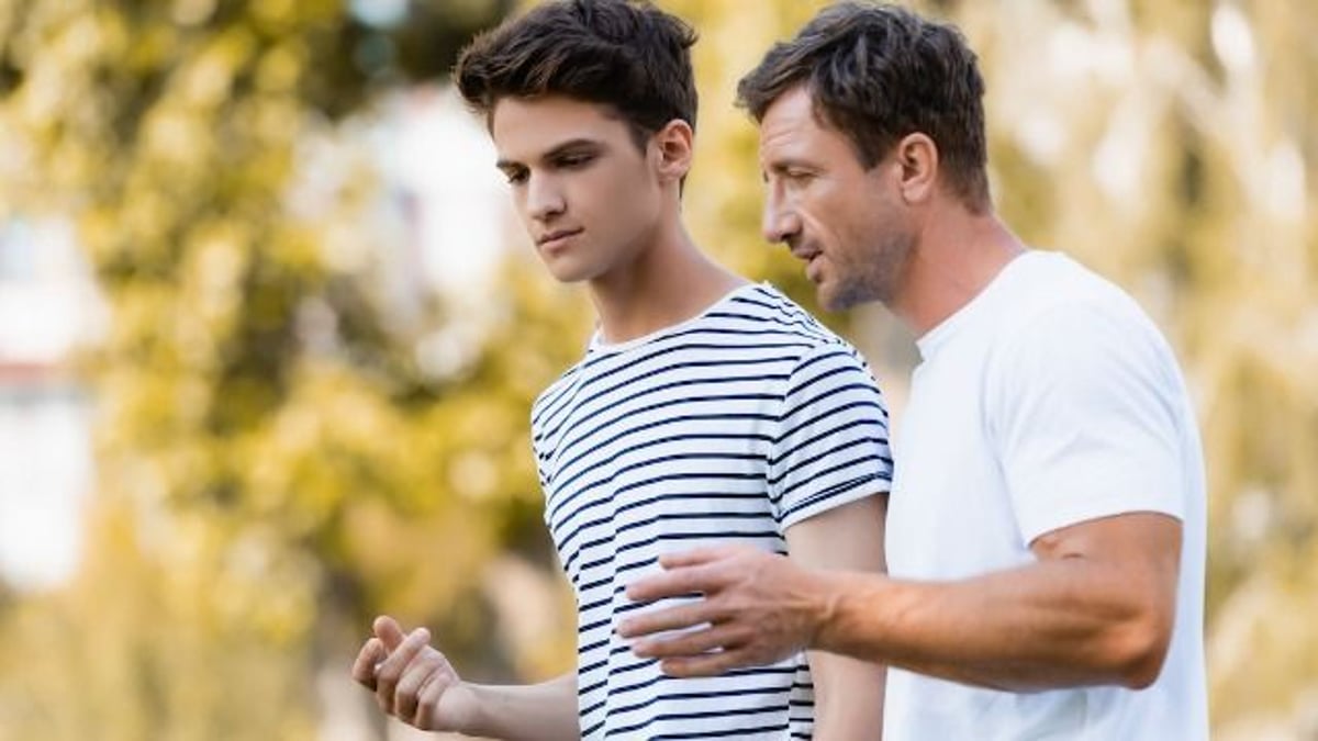 Dad tells teen son he has to wear clothes in 100+ degree Oklahoma heat. AITA?