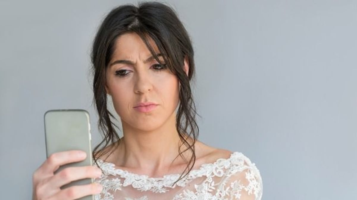 'My ex-fiancée wants to catch up after he left me at the altar, how do I proceed?' UPDATED