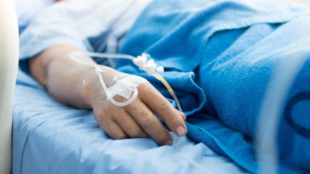 Ex with cancer needs favor after cheating and divorce; 'Should I help him?'