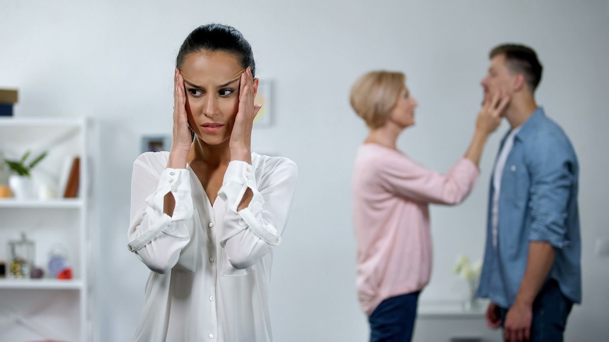Woman tells boyfriend he should just date his 'toxic' mother instead. AITA?