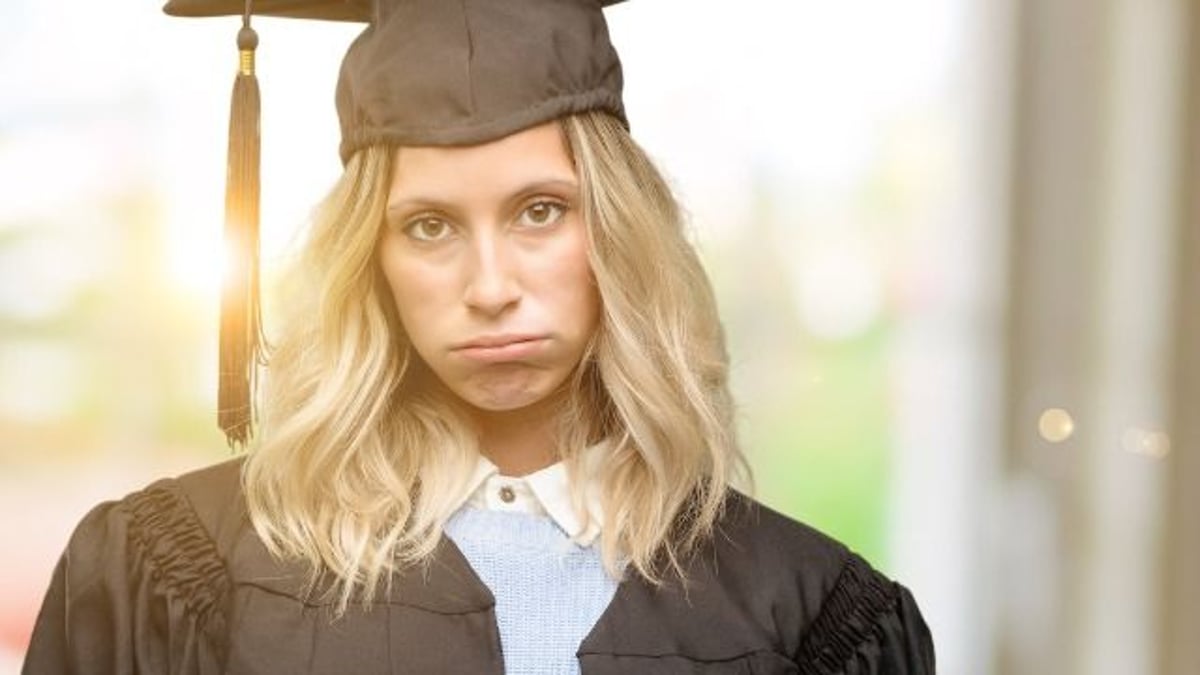 Woman feels betrayed when her mom skips her graduation for sister's labor. AITA?