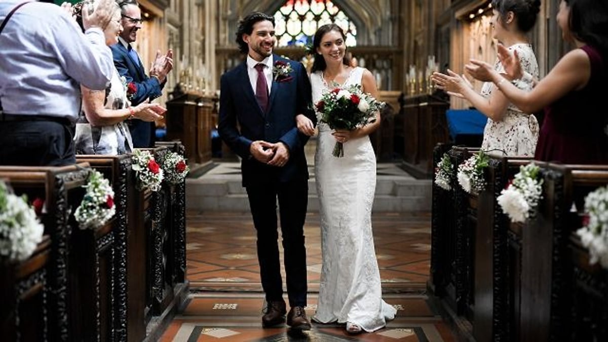 Guy leaves GF and goes to wedding because 'she was taking too long to get ready.'