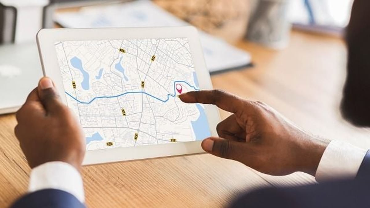 Woman's husband secretly puts tracker in sister's car; she asks if she should tell.