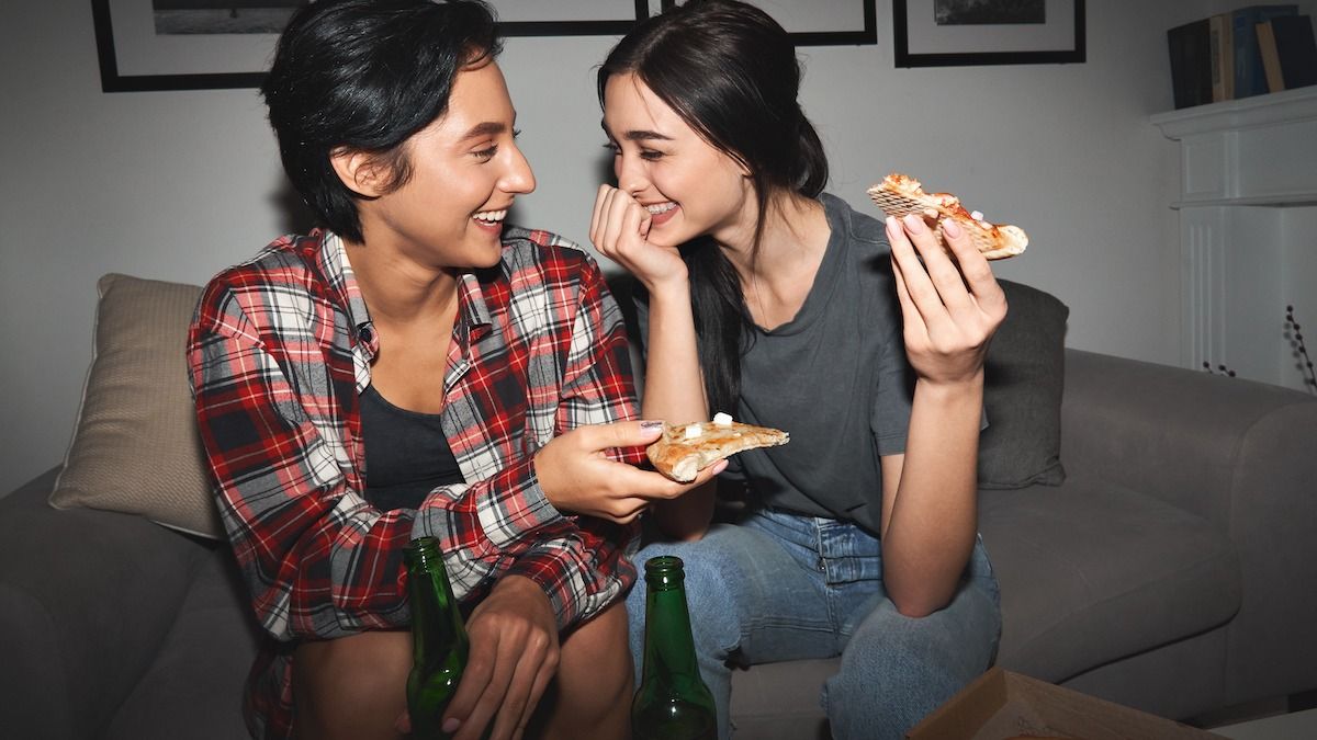 'I have a crush on my roommate. I can't figure out if she likes me back. Help.' UPDATED 4X
