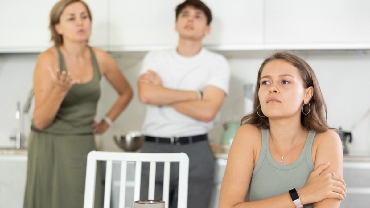 'AITA for refusing to go on a family trip if my girlfriend can't come?'