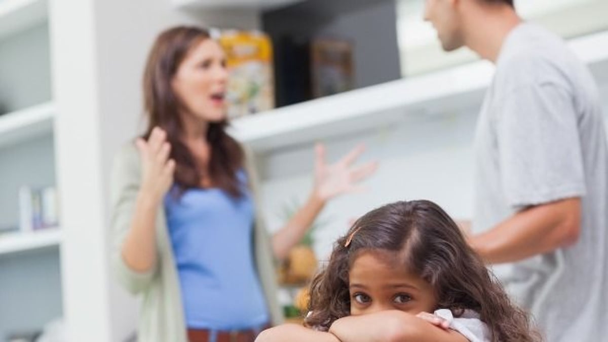 Woman's hubby freaks when she gives their daughter the 'BIGGER PIECE OF CHICKEN.' AITA?