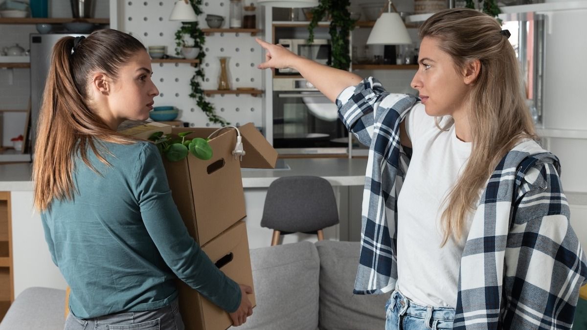 'AITA for kicking my sister out while she’s going through a bad time?' *UPDATE*