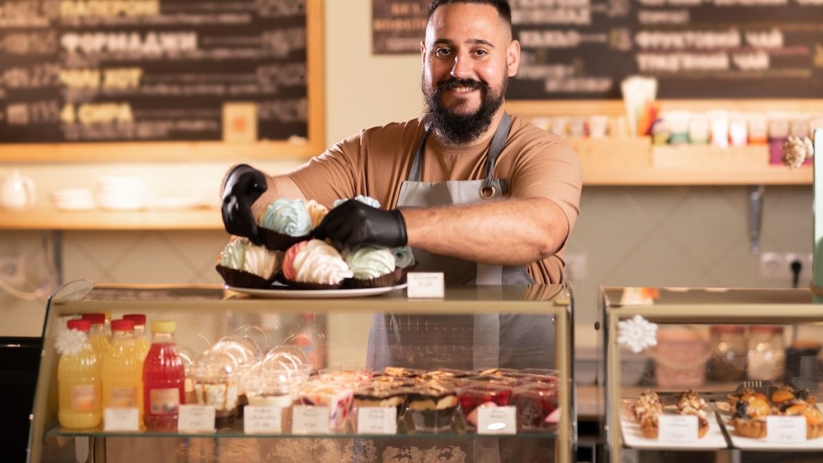 'AITA for buying my pregnant wife a cake the child behind me in line wanted?'