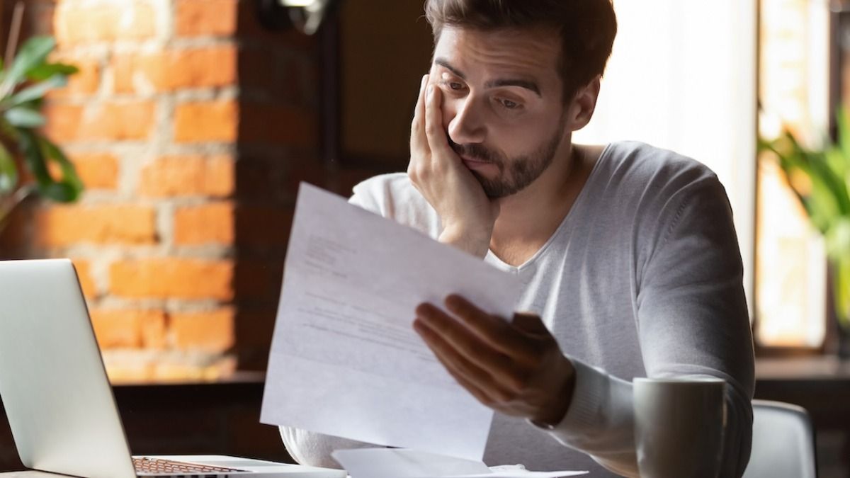 Man refuses to put girlfriend on the deed of the house he's buying, 'I will marry her.' AITA?