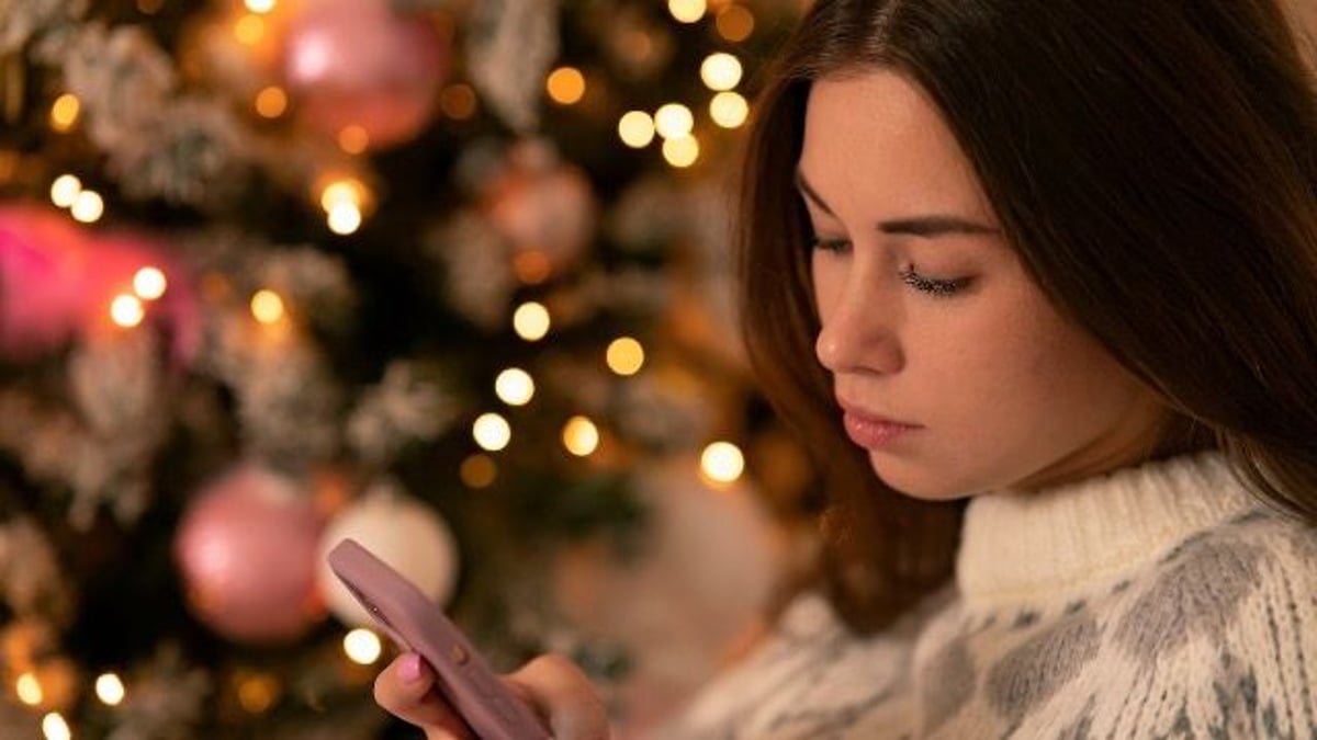 Mom forbids daughter from going to x-mas party, daughter says, 'this is your anxiety.'