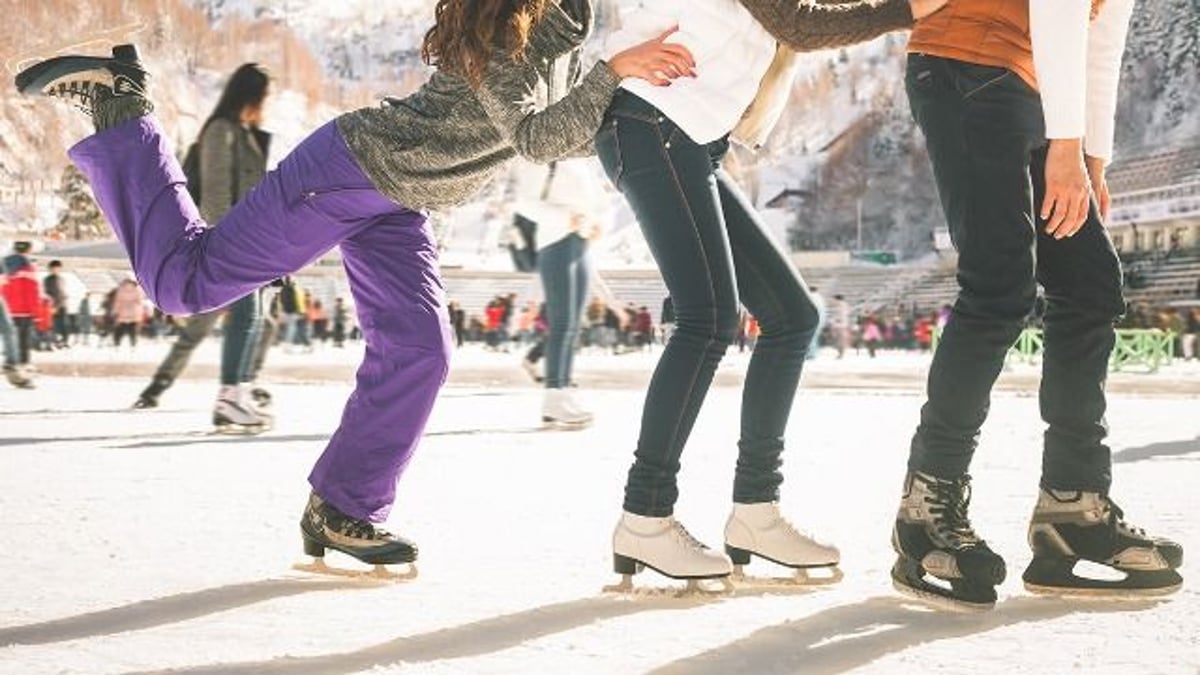 Mom asks if she was wrong for pushing daughter to ice skate; says 'stop making a scene.'