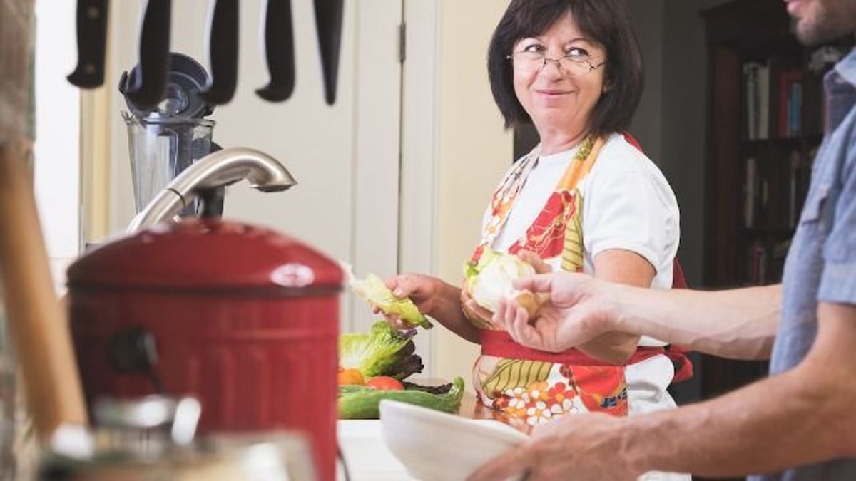 Mom ruins giant family dinner after telling 'control freak' with spreadsheet to 'chill.'