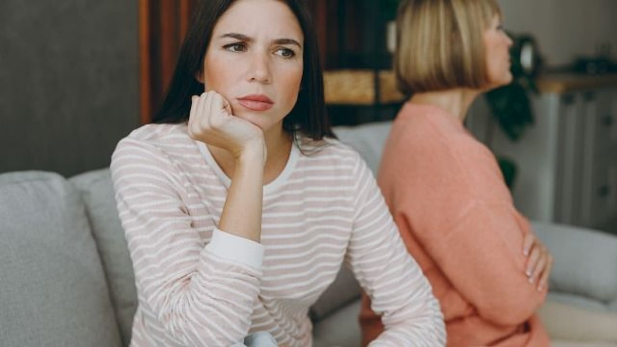 Mom shuts down parenting advice from friend, 'I pray your kids never talk to you again.' AITA?