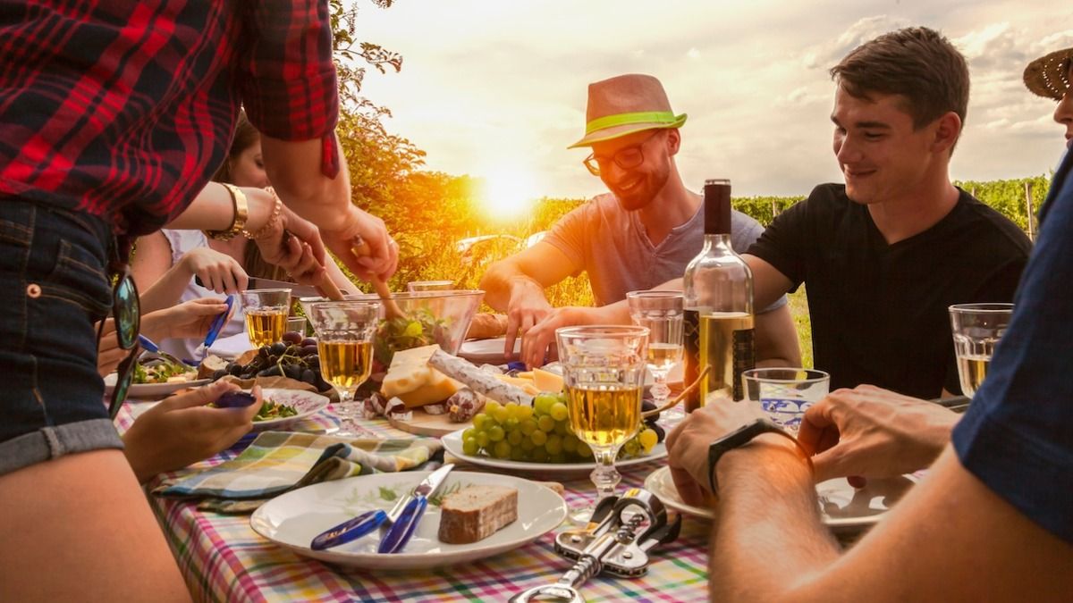 Person snaps at friend's moocher BF when he takes leftover ribs, 'you didn't contribute.' UPDATED.