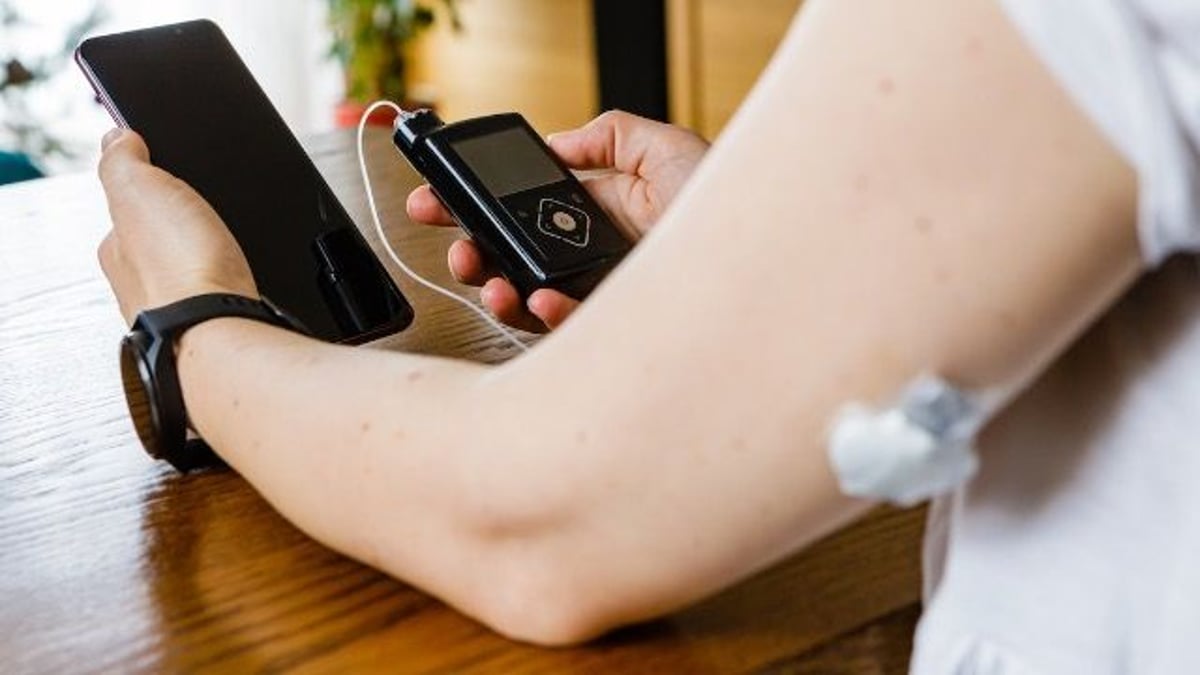 Middle school teacher destroys student's insulin pump thinking it was headphones.