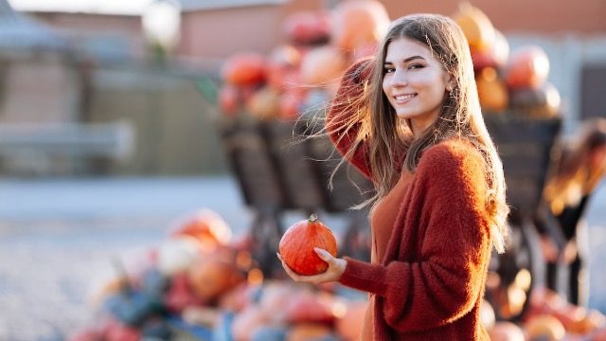 Woman goes to BF's thanksgiving so she's not 'taken advantage of' at her own family's.