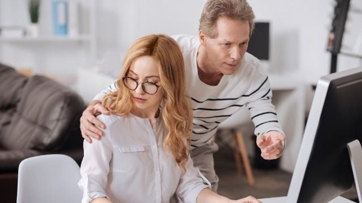 15 people share the line between flirting and being creepy.