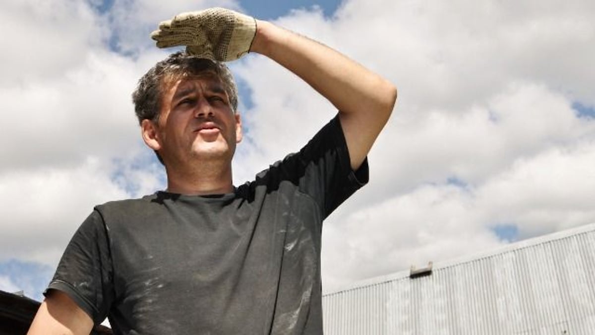 15 people share their 'I'm dating an idiot' moment.