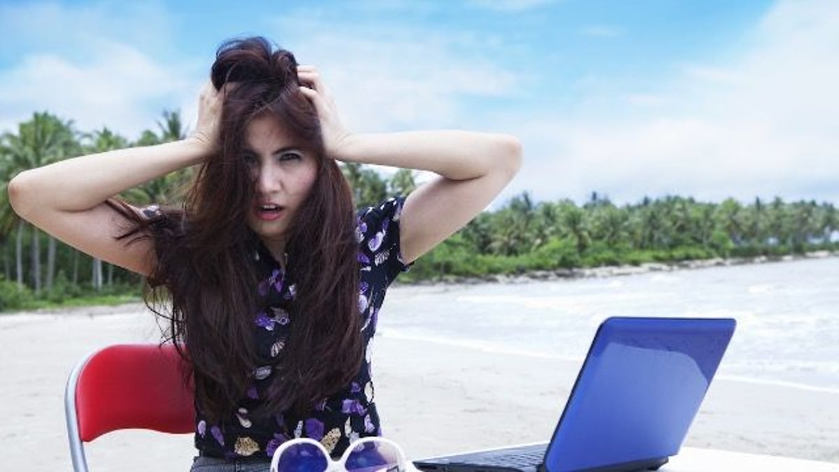 Bride doesn't pay her share of bachelorette trip; bridesmaid feels 'cheap' asking. AITA?