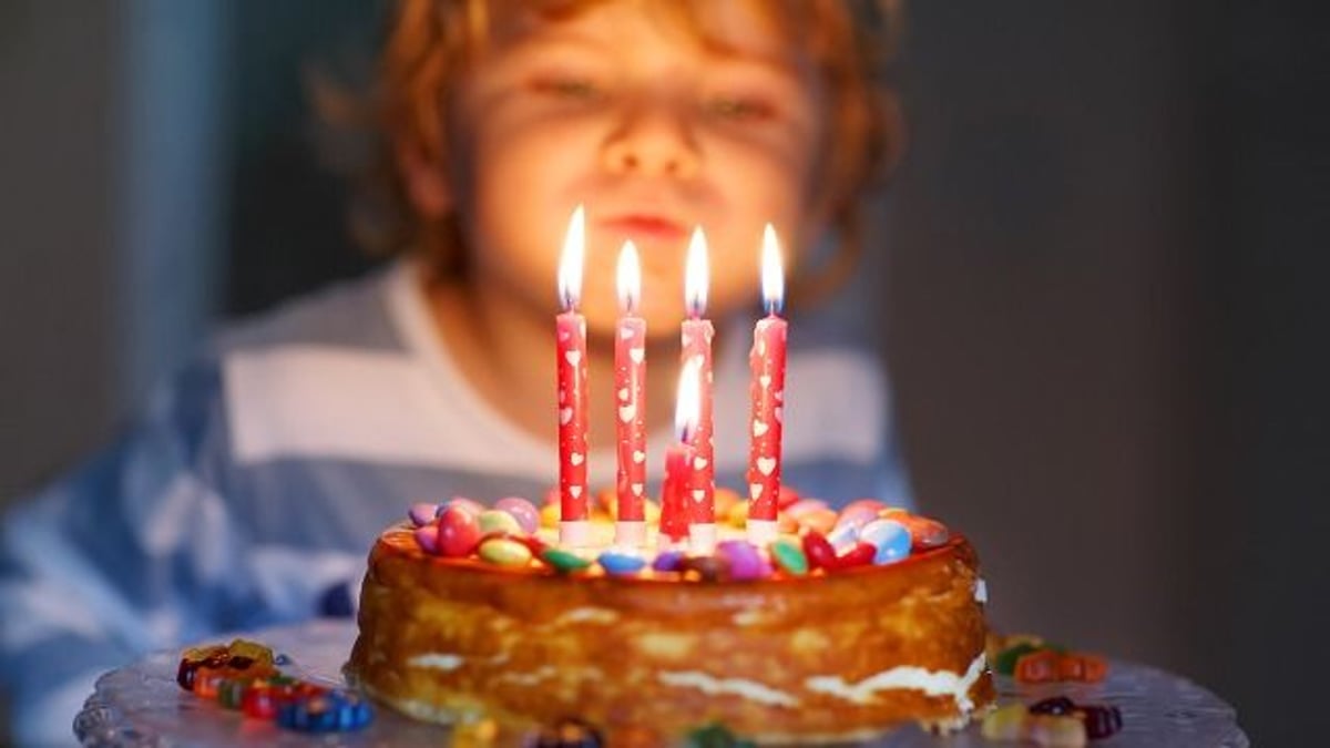 16 reactions to the 'Unpopular Opinion': Blowing out candles on a cake is unsanitary.