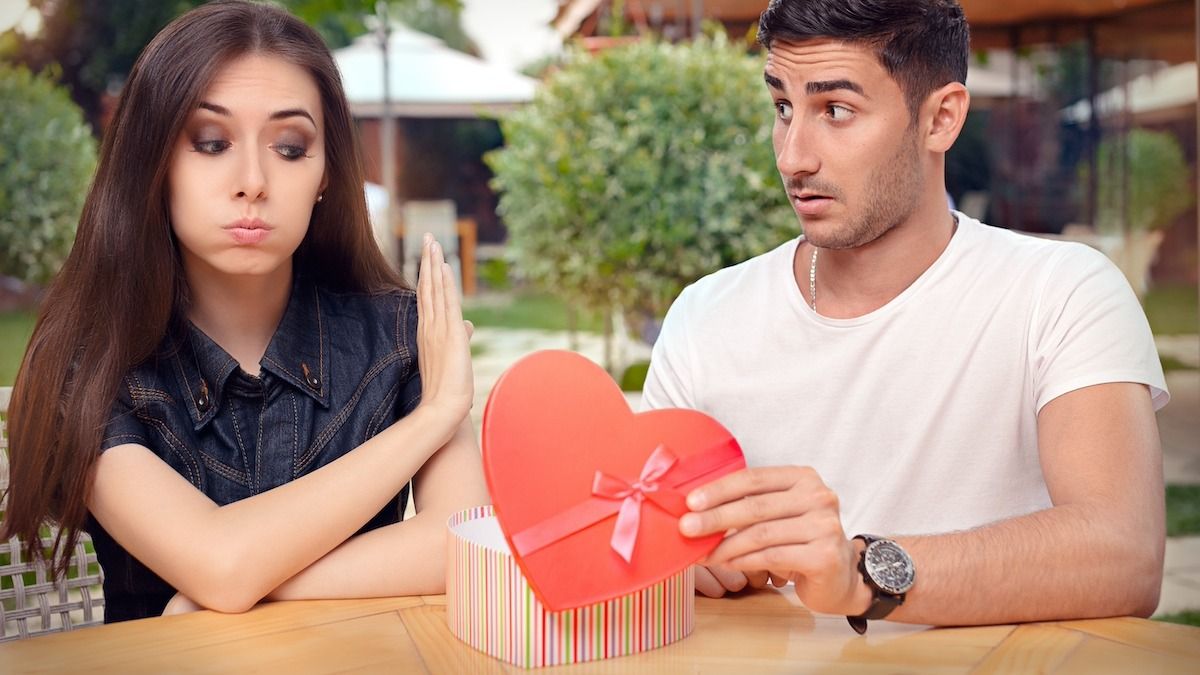 'AITA for being upset that my wealthy boyfriend got me a cheap gift?' UPDATED