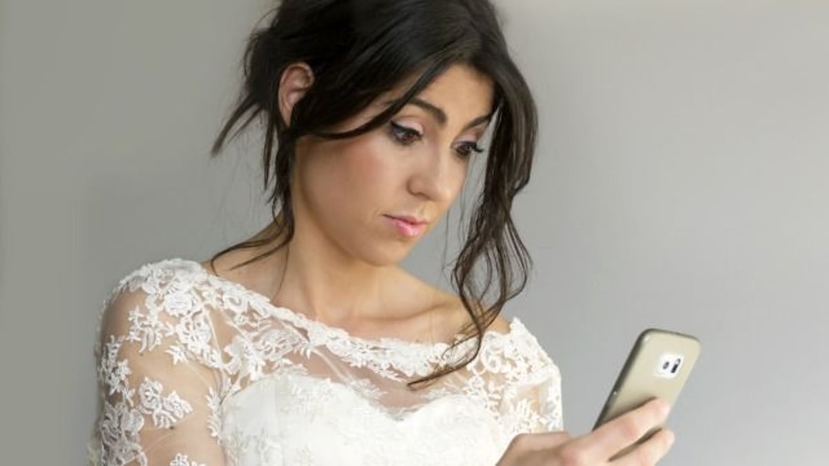 Bride warns sister, 'YOU WILL DEEPLY REGRET SKIPPING MY WEDDING!' AITA?