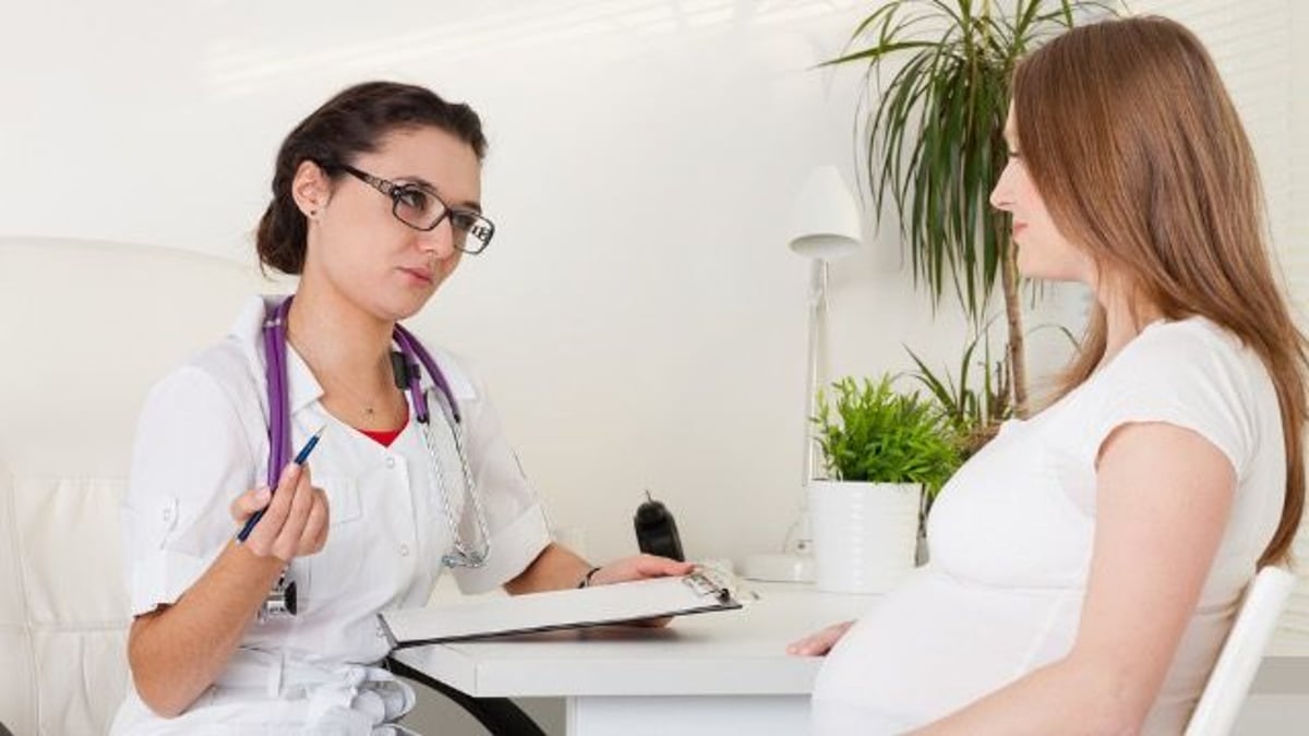 Cruel nurse treats new mothers like garbage; sister tells her she's a misogynist.