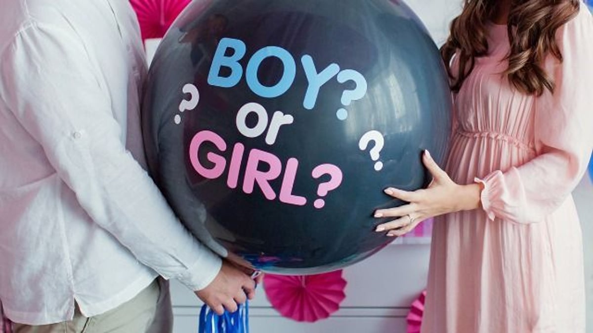 Woman calls sister 'selfish' and 'cruel' for announcing pregnancy at parents.