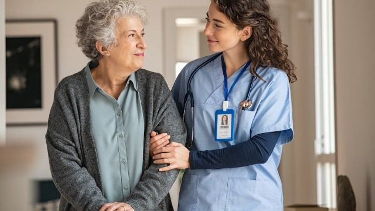 Woman criticized by aunt for putting mom in care home, she says 'I can have you banned.'