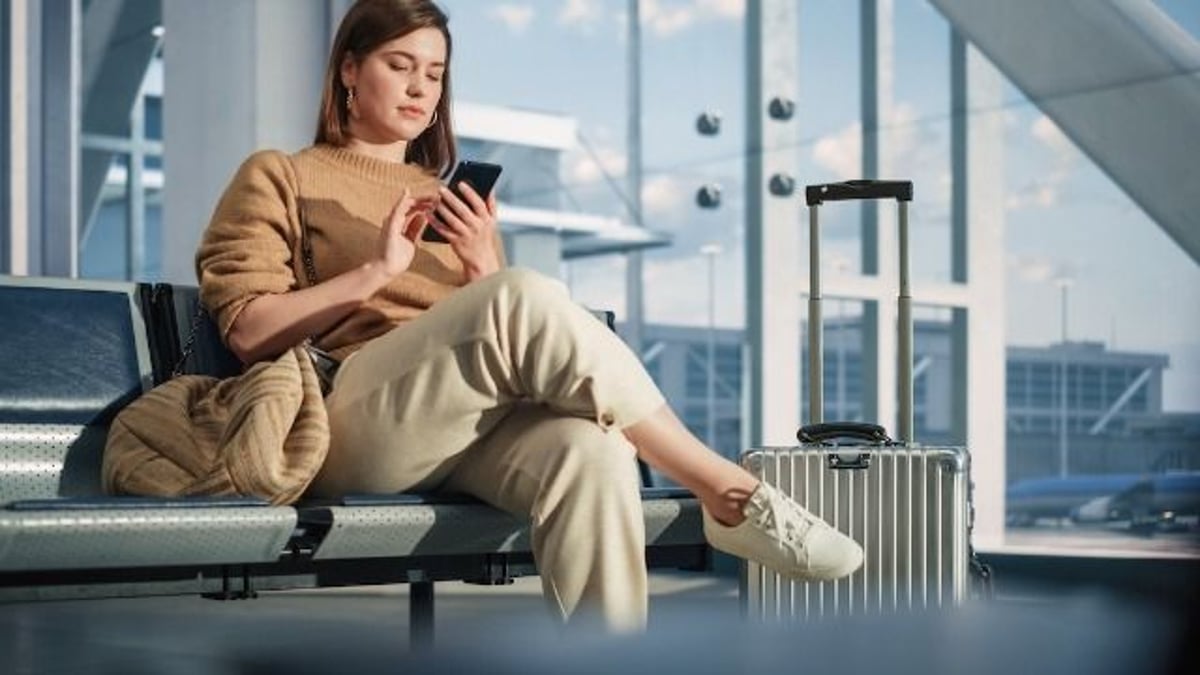 Woman ditches girls trip on the way to the airport, 'I had a gut feeling;' AITA?