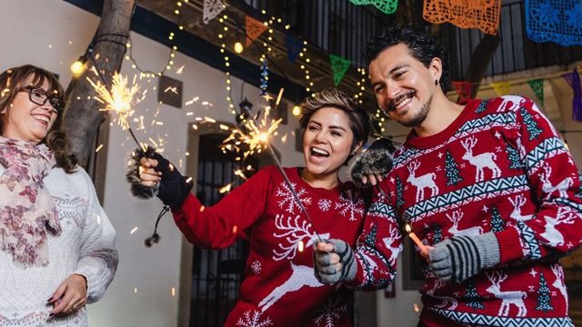 Woman tells family not to speak Spanish at Xmas; mom says husband 'made no effort.'