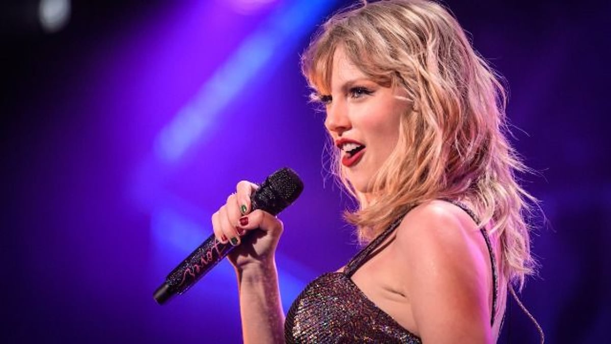 Woman wants to sell 'friend's' Taylor Swift ticket to get back at her. AITA?