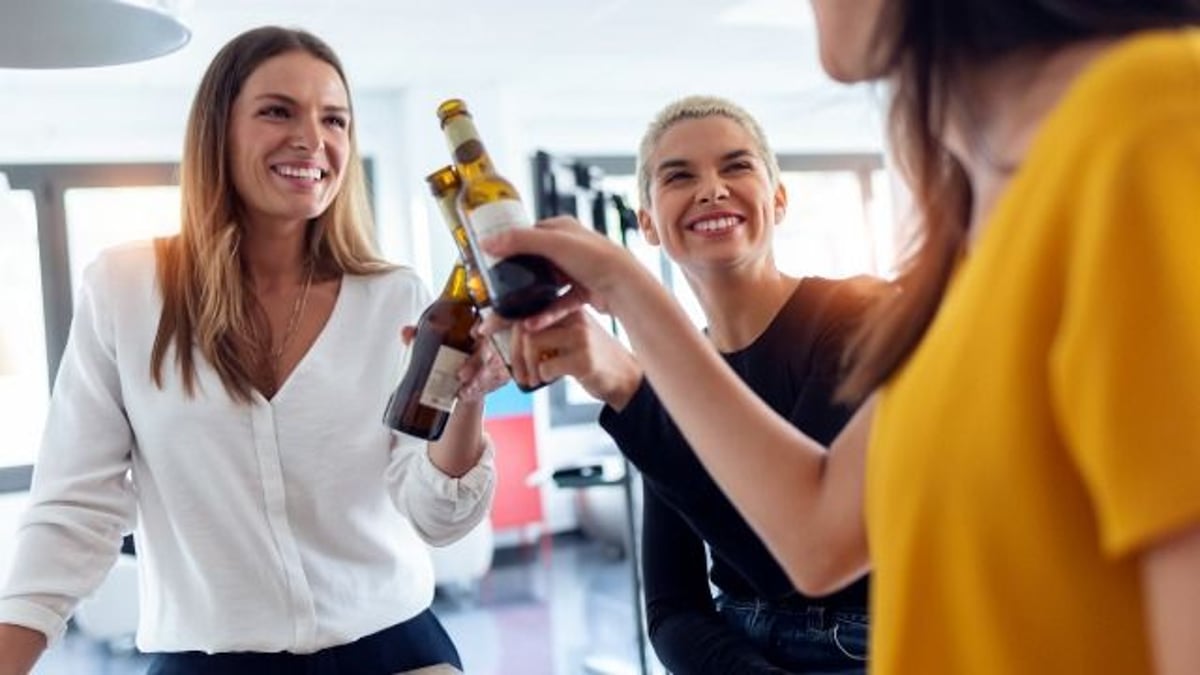 Woman with high paying tech job calls plumber BF 'simple' to coworkers. AITA?