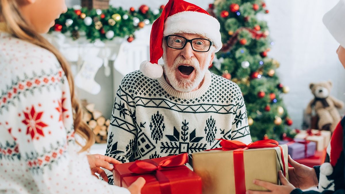 Woman asks if she's wrong to be mad BF's family opened Christmas gifts without her.