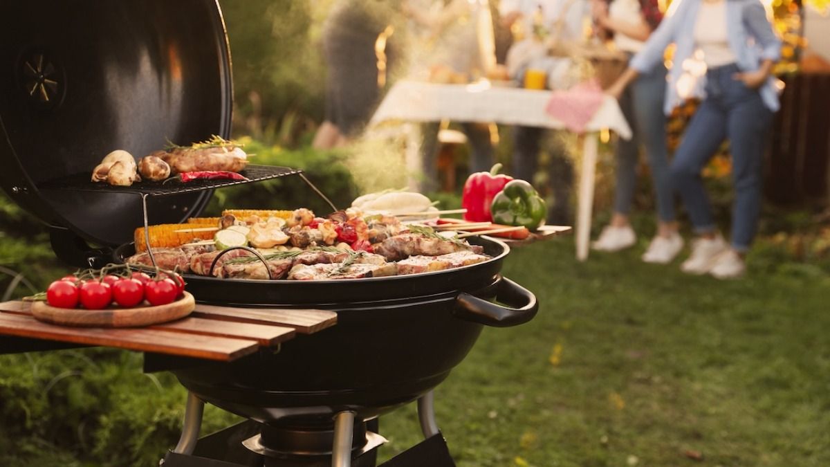 Hosts changes BBQ time to avoid friend's 6-year-old 'tiny tyrant,' 'he is CRUEL to animals.' AITA?
