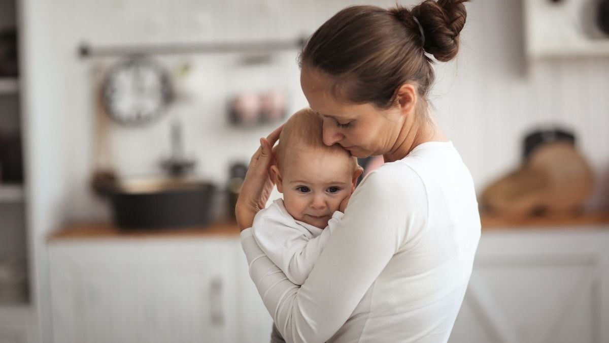 Struggling single mom LOSES IT when roommate throws out her newborn's formula; 'She says I'm poisoning her.' AITA?