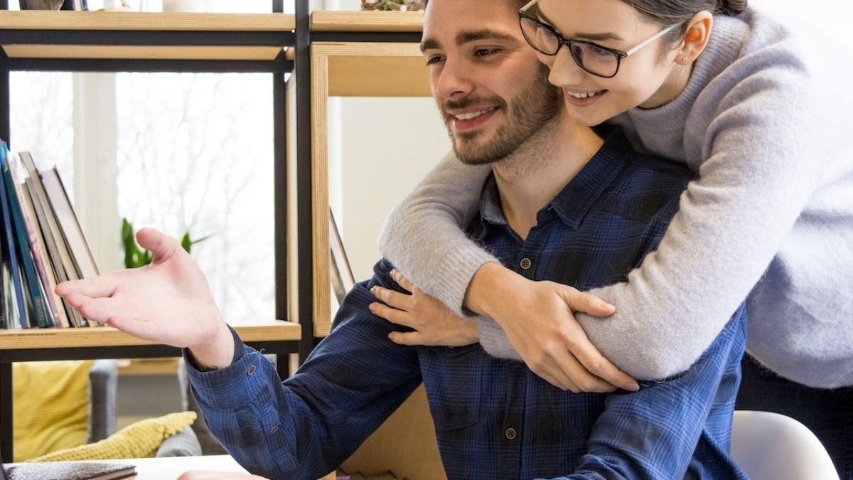 Man 'ruins' fiancée's wedding dreams, 'she is OBSESSED.' AITA?